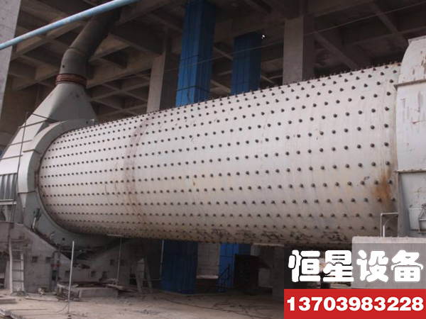 水泥球磨机现场.jpg
